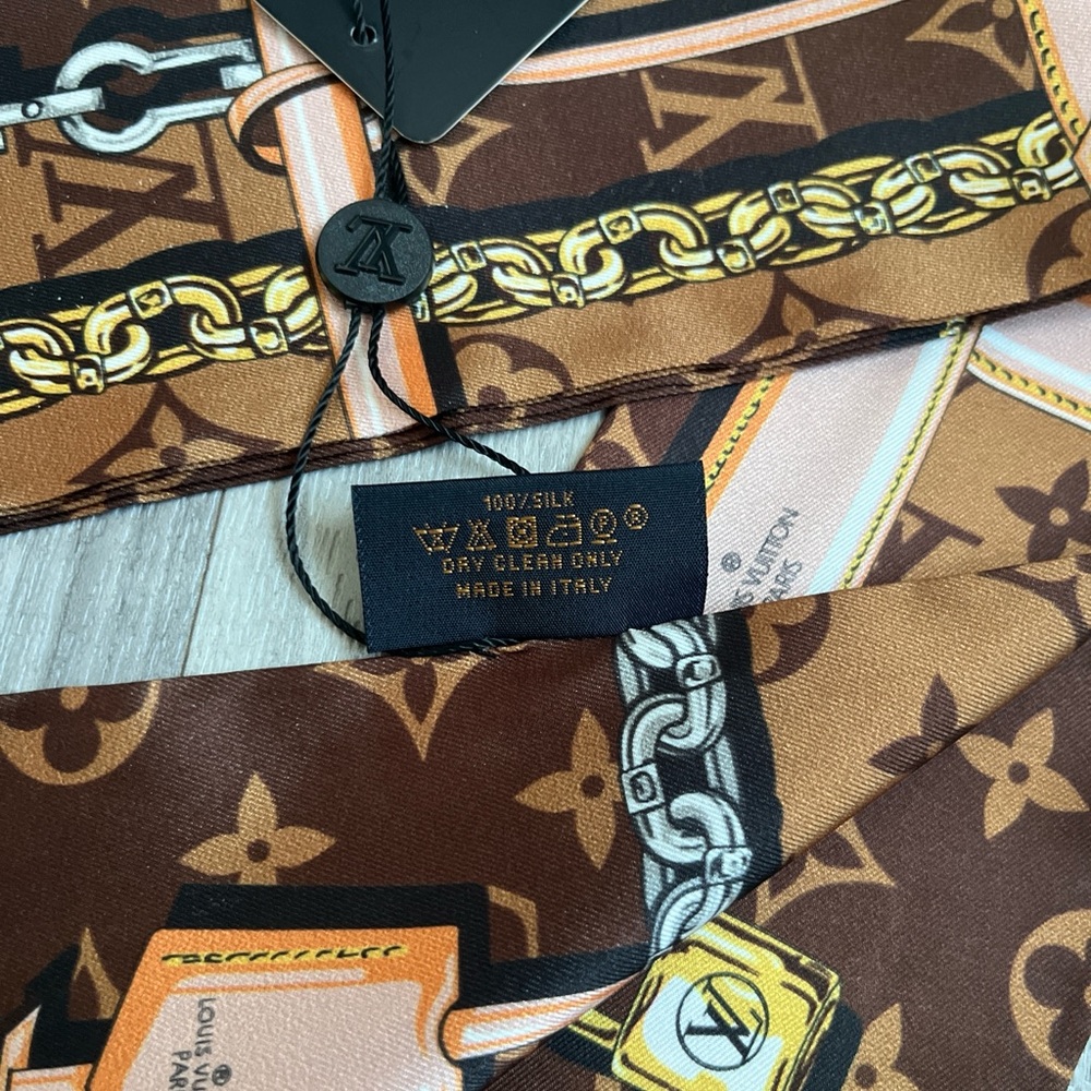 Louis Vuitton Monogram Confidential Bandeau Scarf - Brown - Picture 4 of 5